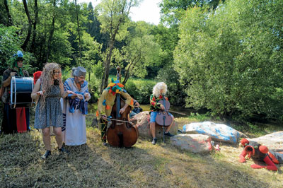 Musical guides and the giant worm.